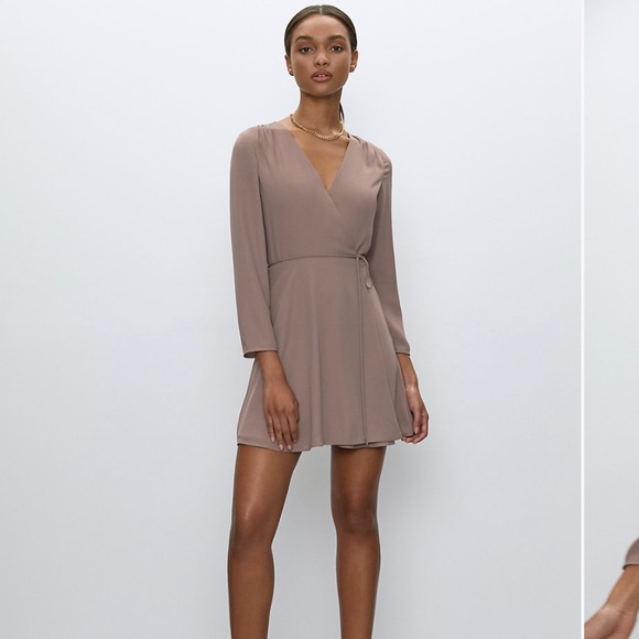 Aritzia Dresses & Skirts - Aritzia Babaton Optima Dress NWT